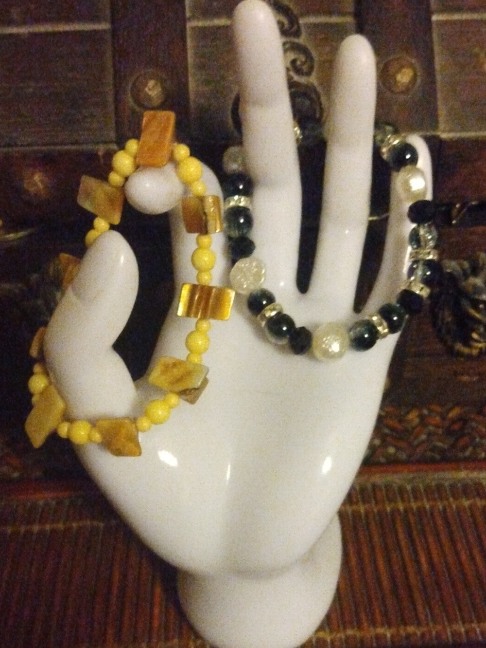 Beaded Bracelet Set in Yellow & Black Like New